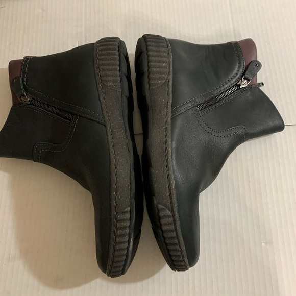 New Clarks Women's Magnolia Haley Black Leather Booties Size 9 - Picture 6 of 9